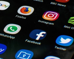 شبکه های اجتماعی و لزوم دسترسی برای عبور کم هزینه